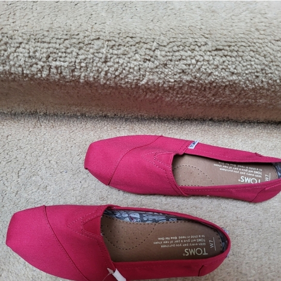 Berry Toms! - Picture 1 of 8